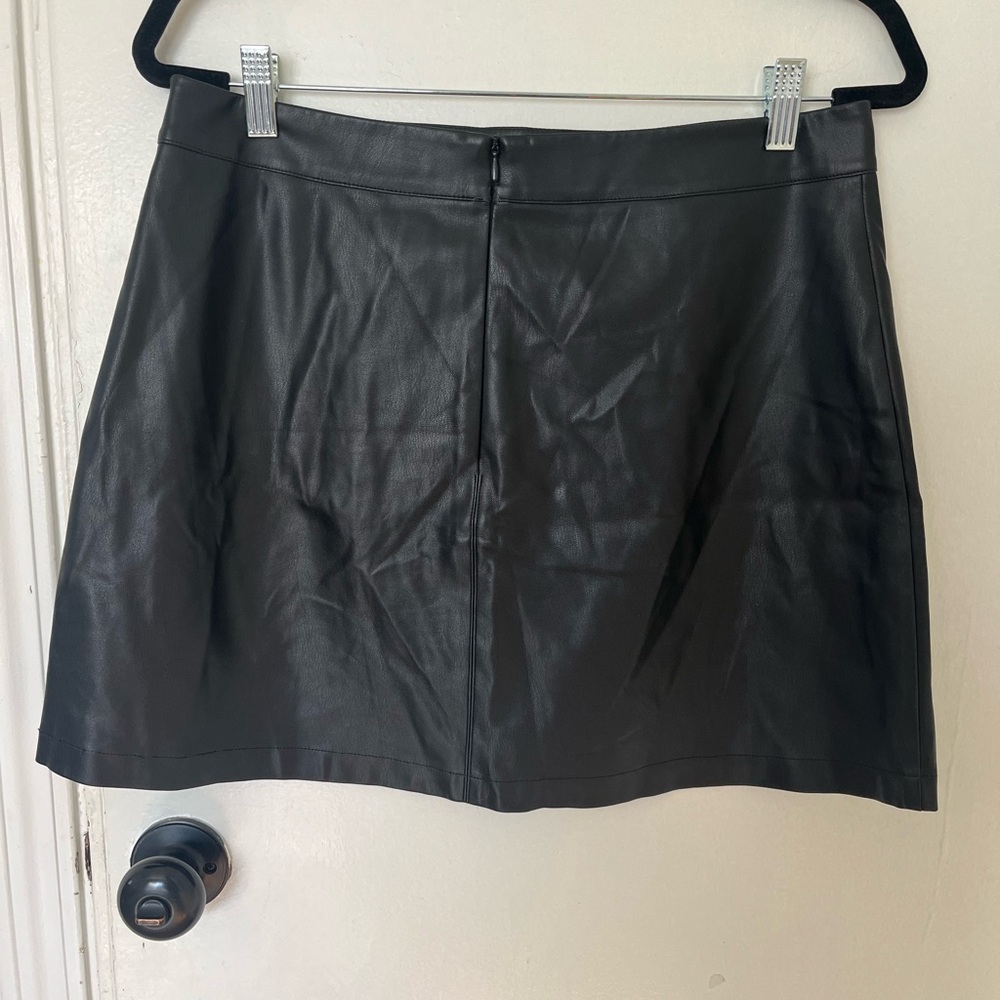 BB Dakota Black Faux Leather Mini Skirt - Picture 2 of 3